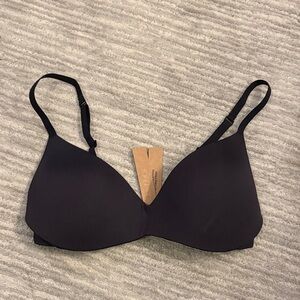 SKIMS wireless push up plunge bra